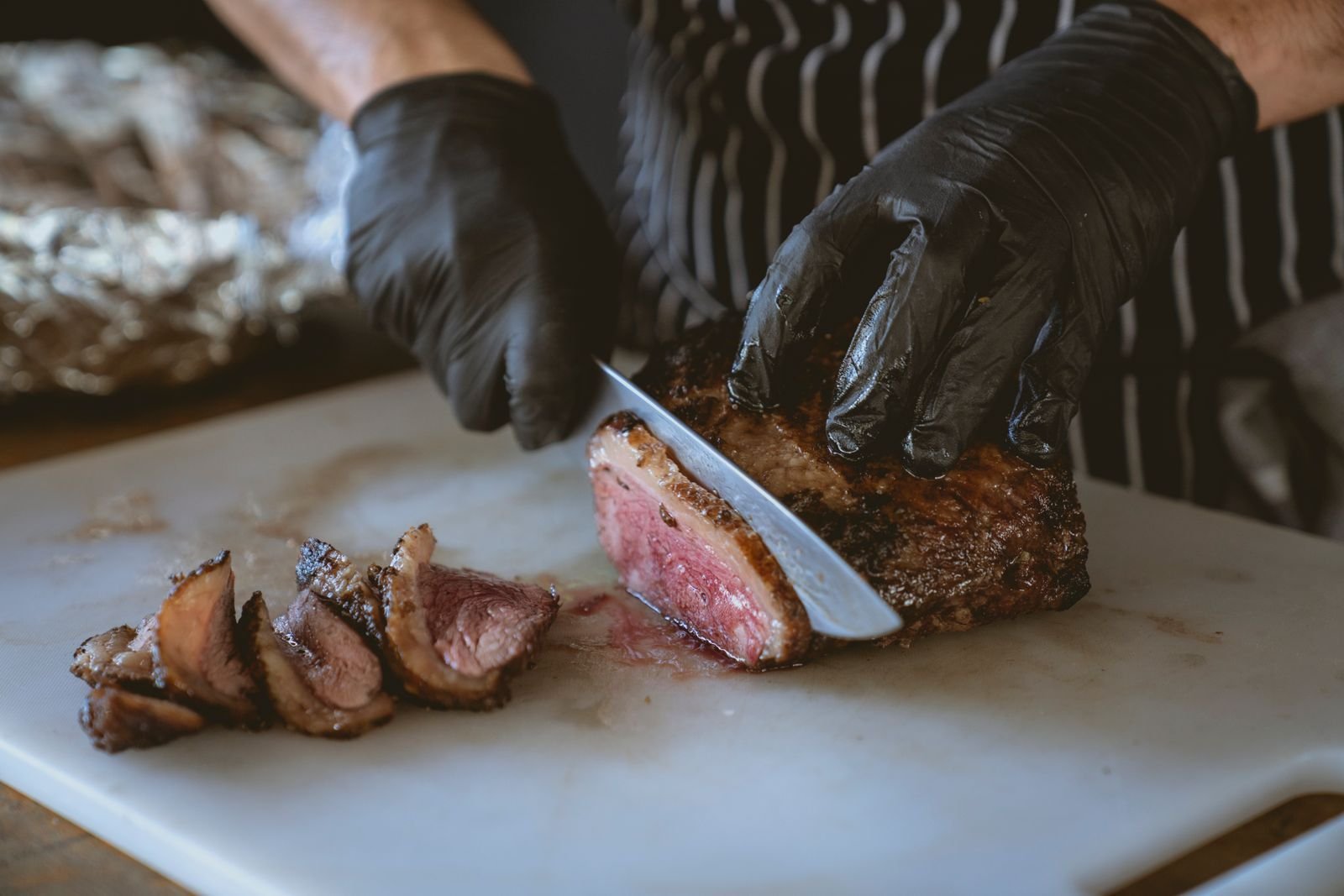 Resting and Slicing Meat: The Five Minutes That Matter Most