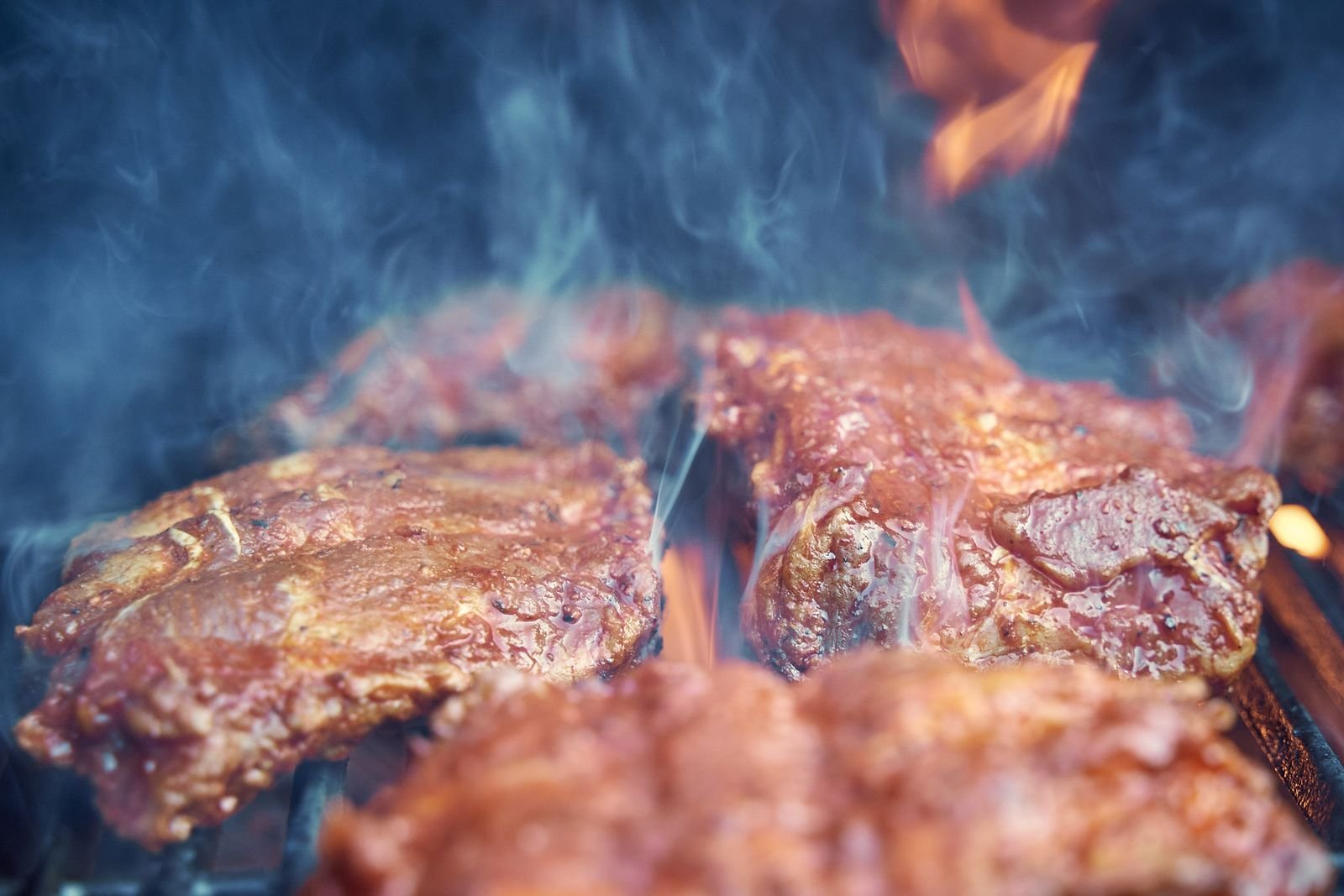 Taming Flare-Ups With a Two-Zone Charcoal Fire