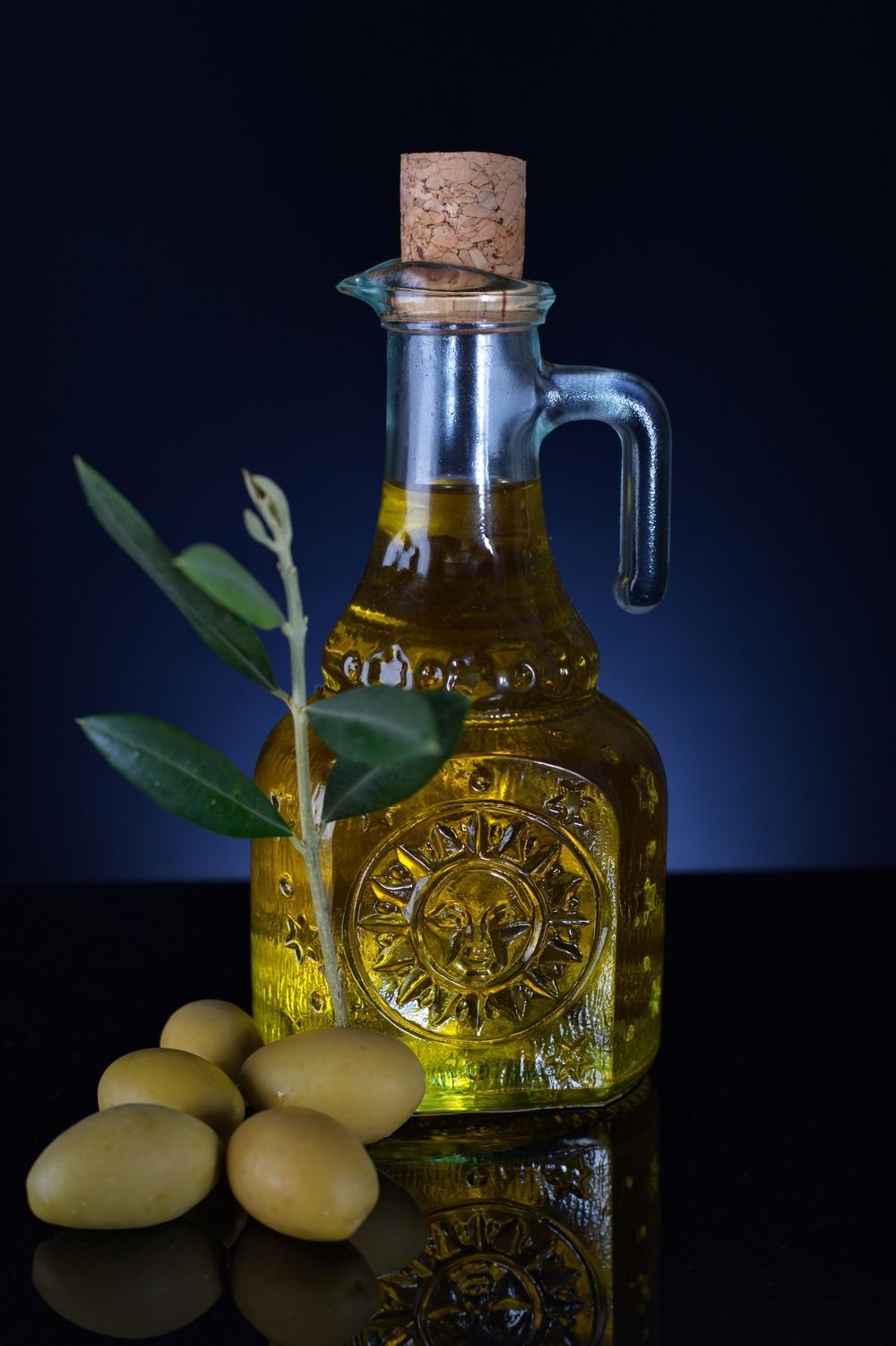 Counterline Extra Virgin Olive Oil in Embossed Glass Cruet