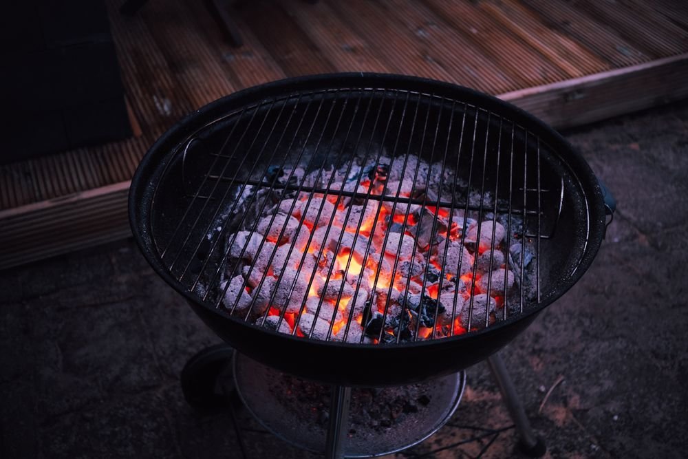 Emberyard 22-Inch Kettle Charcoal Grill