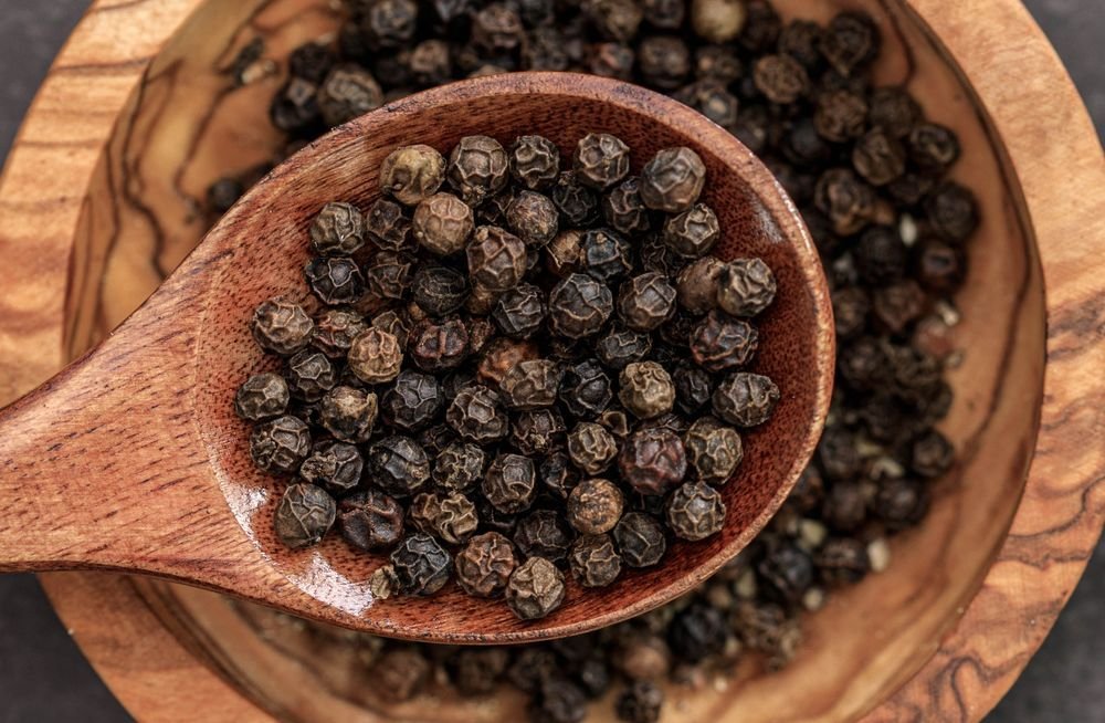 Emberyard Whole Tellicherry Black Peppercorns