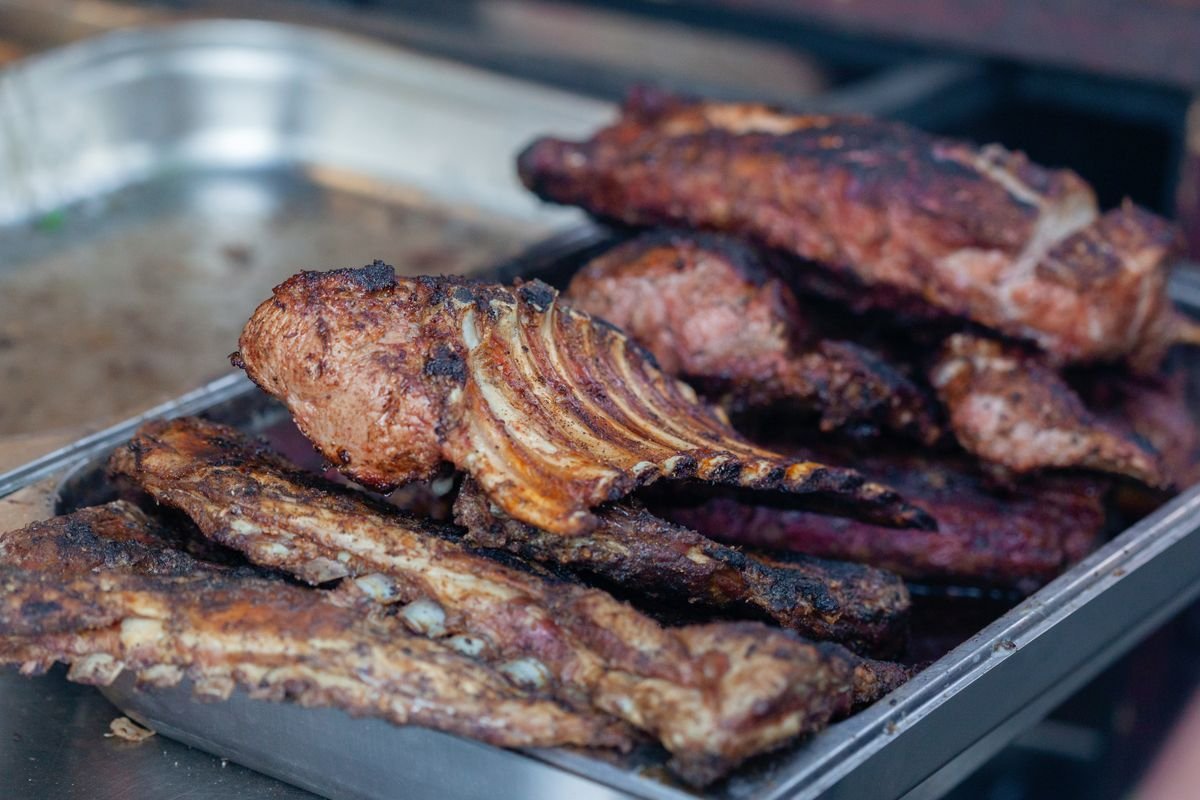 Apple-Wood St. Louis Ribs Held in the Pan