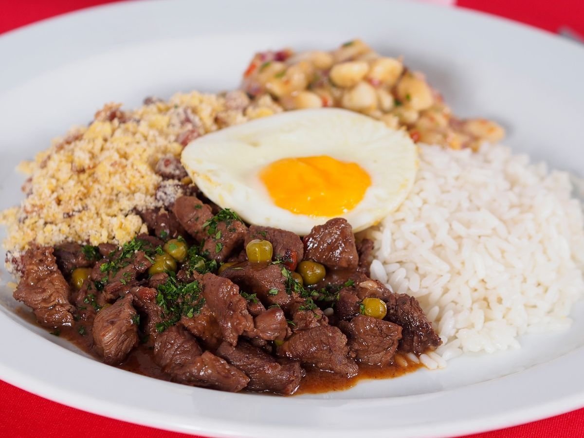 Brazilian Picadinho with Fried Egg