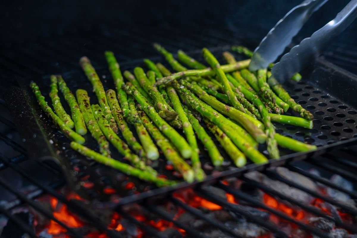 Grill-Basket Asparagus With Lemon and Garlic