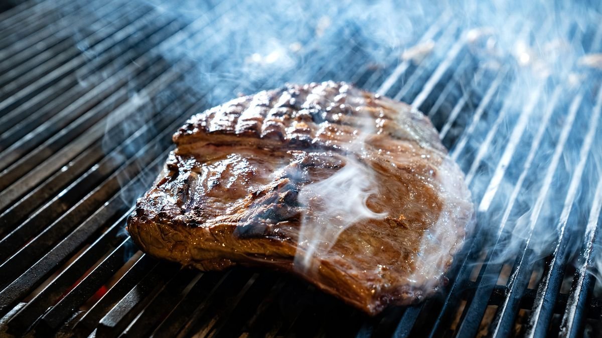 Grill-Roasted Tri-Tip with Santa Maria Rub