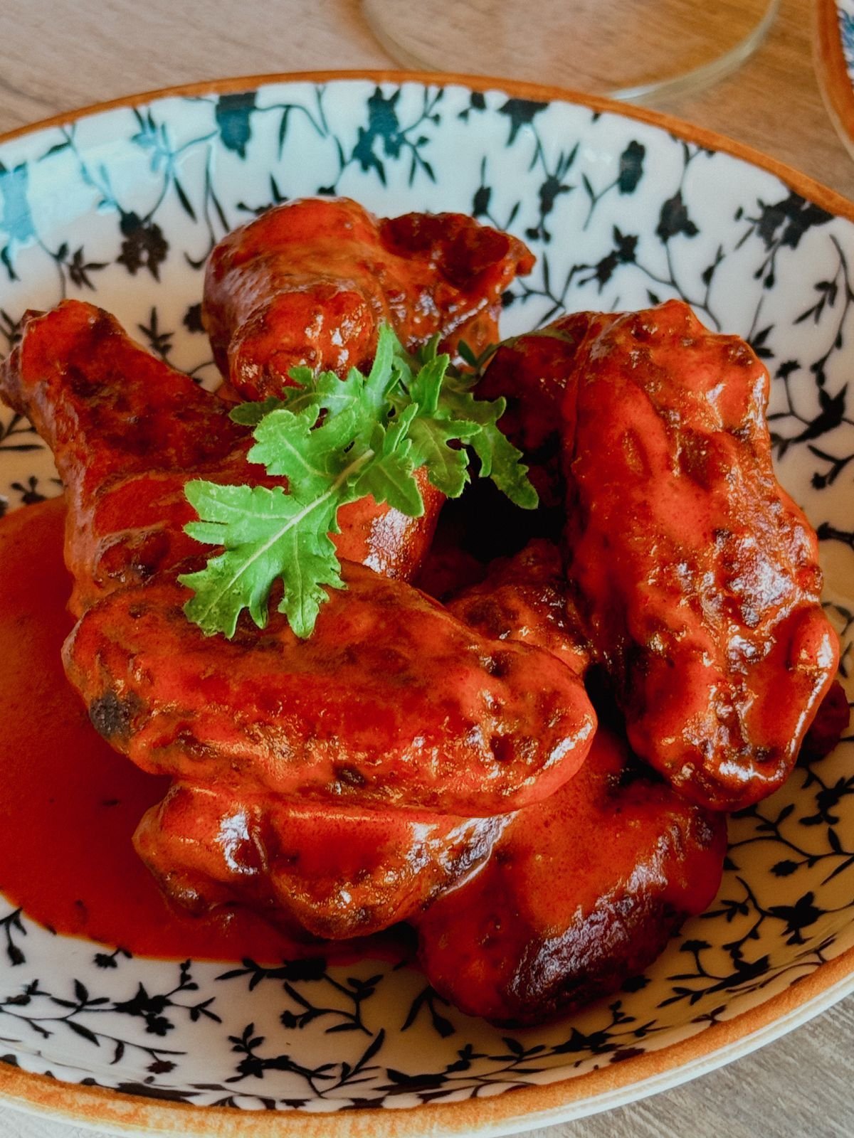 Honey Sriracha Glazed Chicken Wings