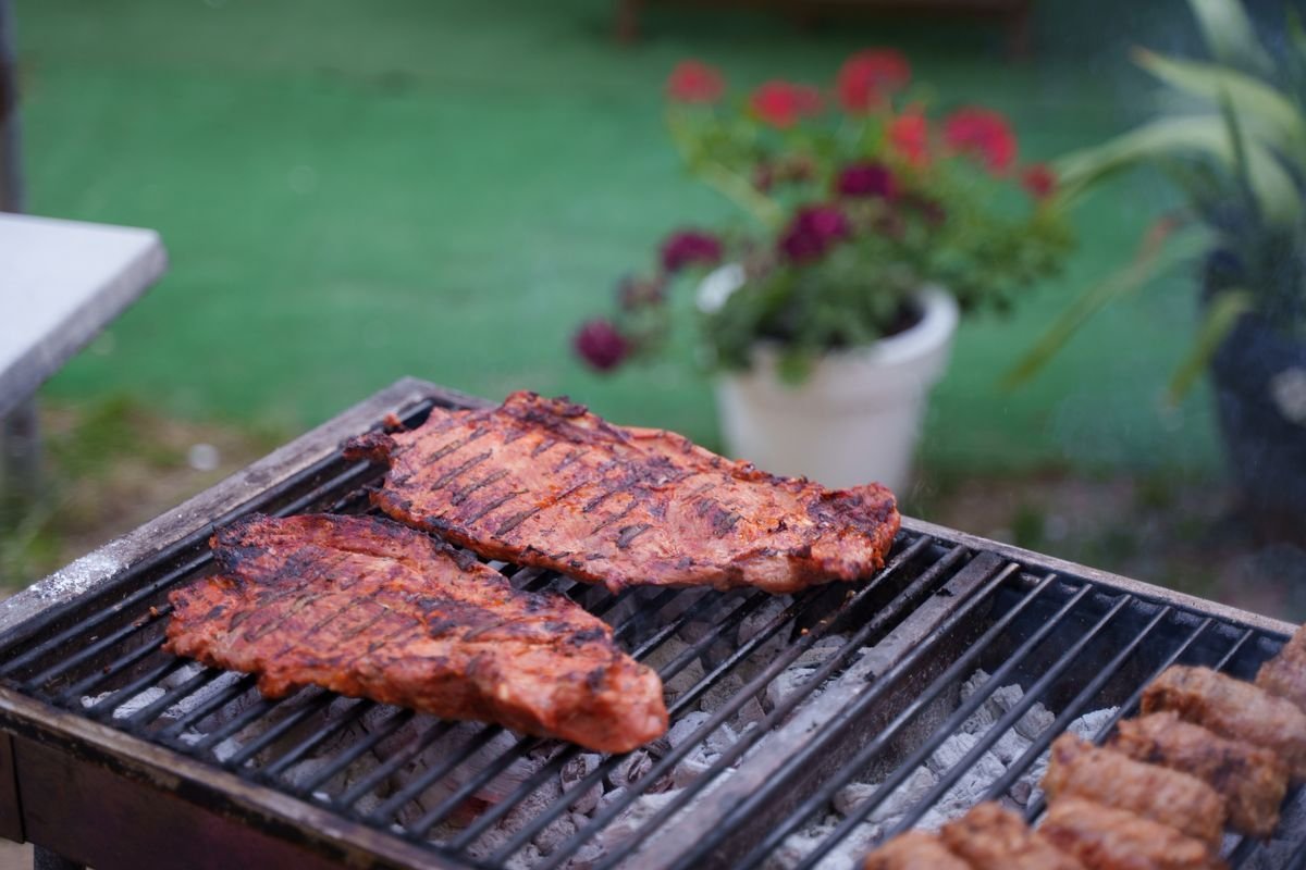 Paprika-Rubbed Spareribs on the Charcoal Grill