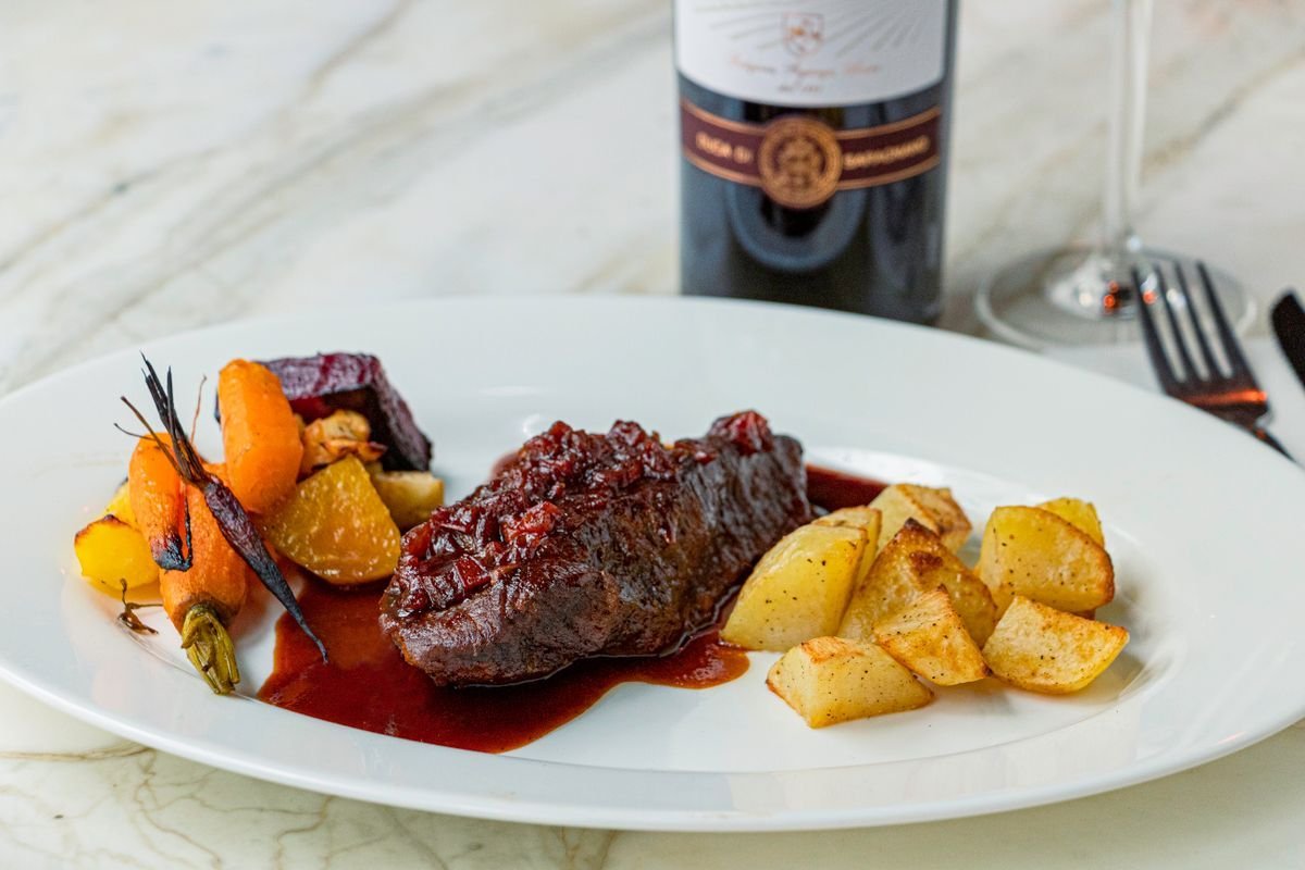 Pepper-Crusted Petite Tender with Red Wine Sauce