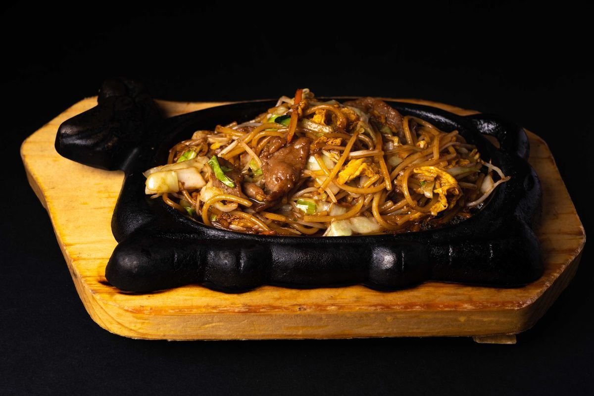Sizzling Beef Chow Mein